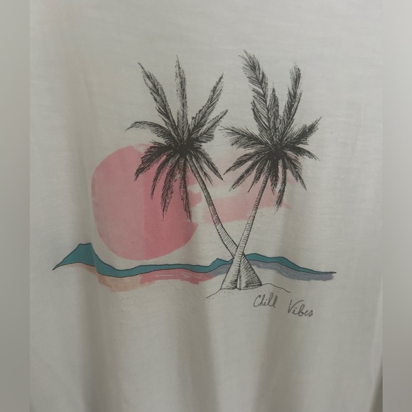 Women’s Old Navy Chill Vibes Graphic Tank Top Medium - Picture 2 of 9